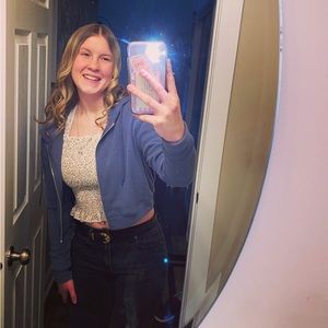 Meet your Posher, Julia